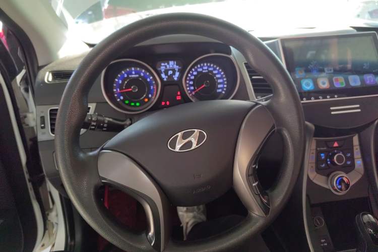 Used Hyundai Elantra 2016 1.6L Automatic Smart Version
