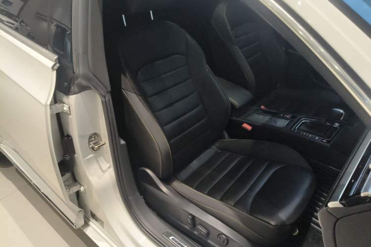 Used Volkswagen FAW-Volkswagen CC 2021 380TSI Striking Edition
