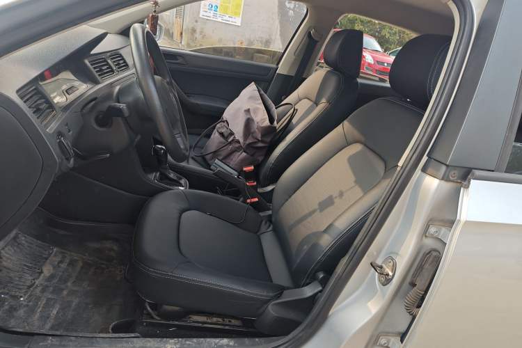 Used Volkswagen Santana 2013 1.6L Automatic Fashion Edition
