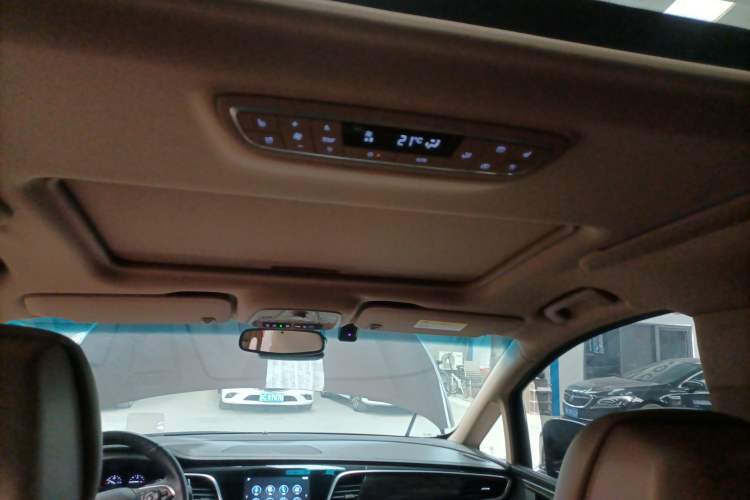 Used Buick GL8 2018 ES 28T Flagship Model China VI Standard
