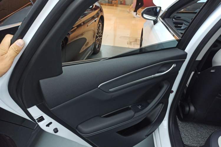 Used BYD Destroyer 05 2024 HONOR Edition DM-i 55KM Luxury Model
