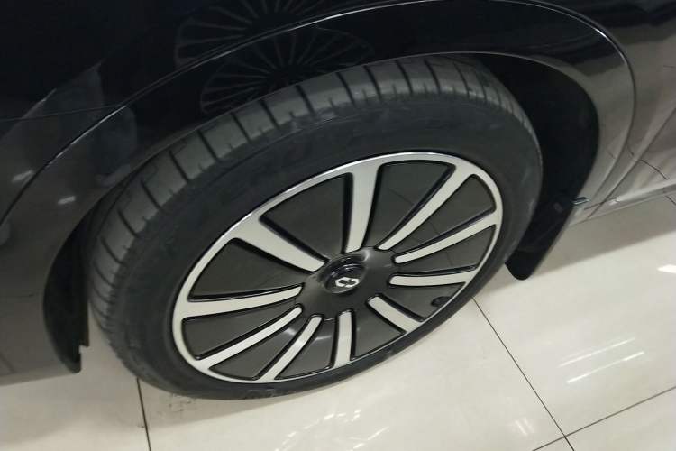 Used Hima AITO M9 2024 Range-Extended Ultra Version 42 kWh 6-Seater Model
