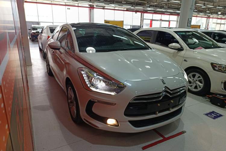 Used DS 5 2014 1.6T Luxury Edition THP160
