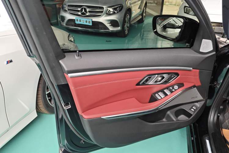 Used BMW 3 Series 2025 330Li M Sport Shadowline Package
