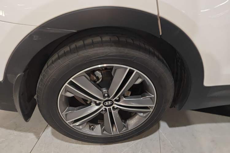 Used Hyundai Grand SantaFe 2013 3.0L 7-Seater 4x4 Flagship Edition