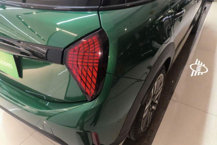 Used  MINI 2025 1.5T COOPER Classic Edition Five-Door Version
