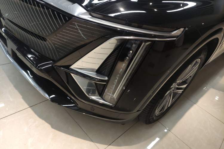 Used Cadillac LYRIQ 2022 Rear-Drive Long-Range Luxury Edition
