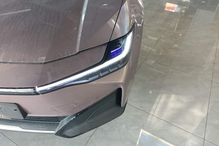 Used Toyota bZ3 2023 616 km Long-Range Premium
