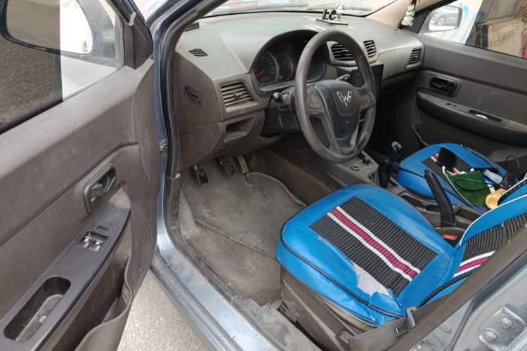 Used Wuling Hongguang 2013 1.5L Base Version
