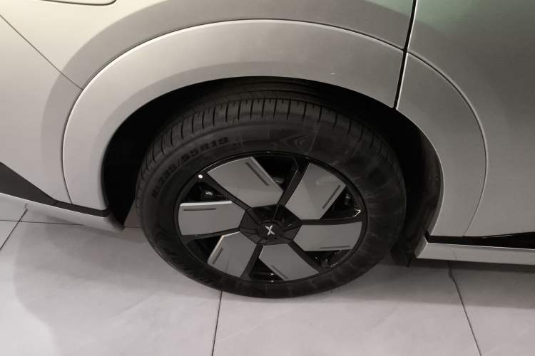 Used XPeng X9 2024 610 Long-Range Pro
