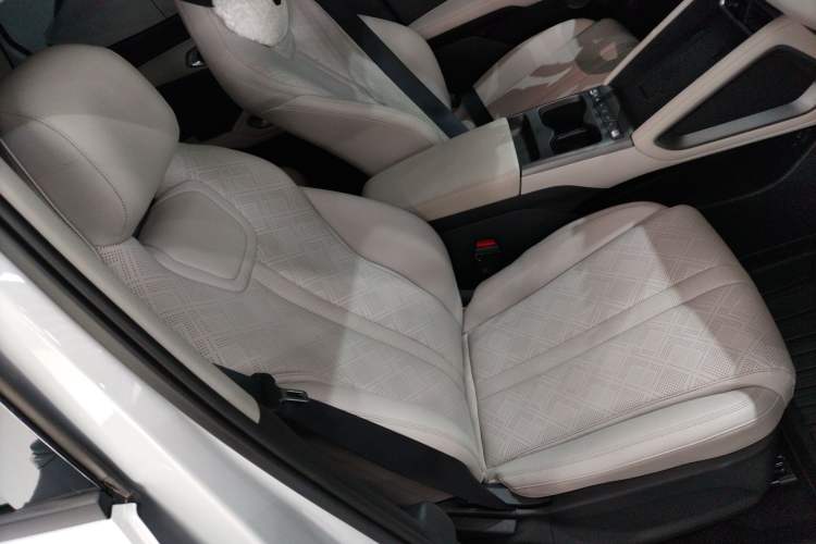 Used BYD Yuan UP 2025 Intelligent Driving Version 401 km Leading Edition
