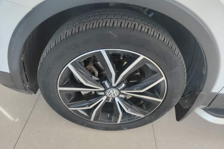 Used Volkswagen Tiguan L 2019 330TSI Automatic Two-Wheel Drive Smart Luxury Version China VI Standard