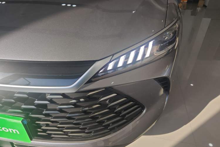 Used BYD Qin PLUS 2025 DM-i Smart Drive 120KM Superior Model
