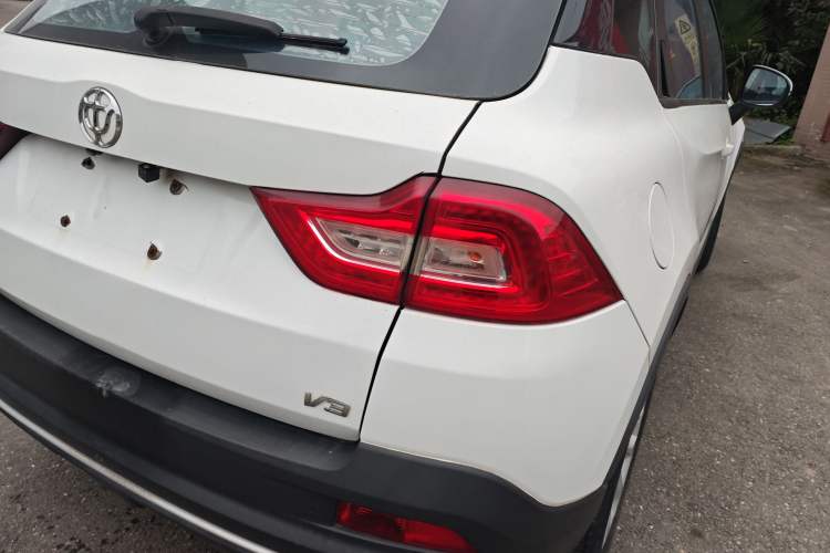 Used Brilliance V3 2017 1.5L Manual Smart Model
