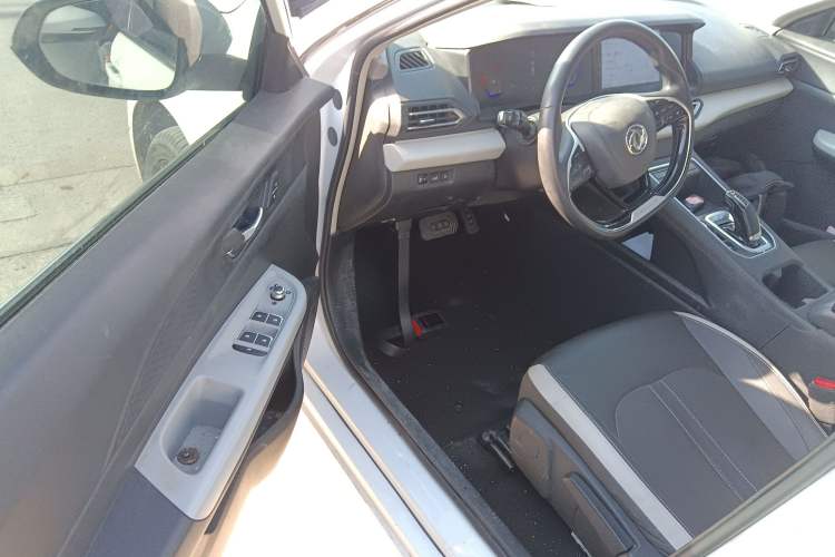 Used Dongfeng Aeolus E70 2023 500 Smart Edition Lithium Iron Phosphate 48.6 kWh 120 kW