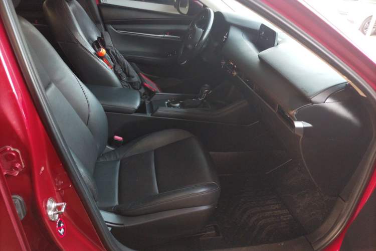 Used Mazda Mazda 3 Axela 2020 1.5L Automatic Luxury Version
