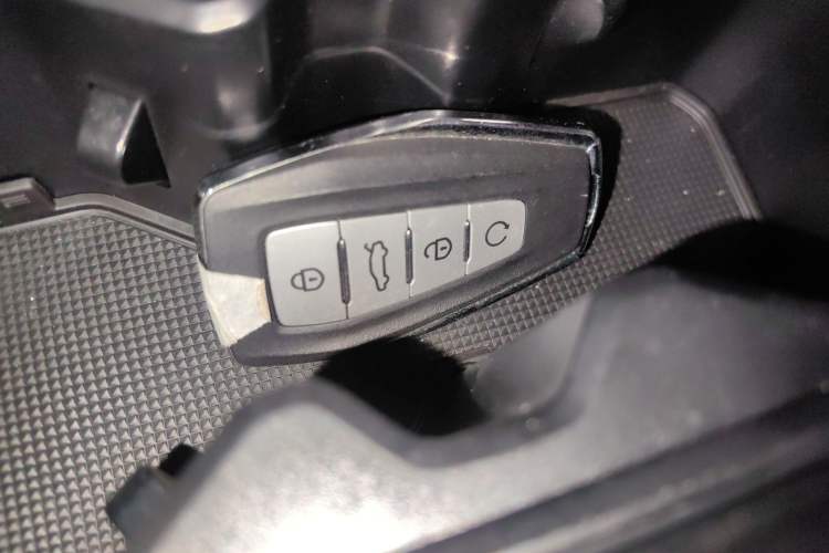 Used Geely Auto Emgrand X7 Sport 2024 1.5TD Prestige Edition
