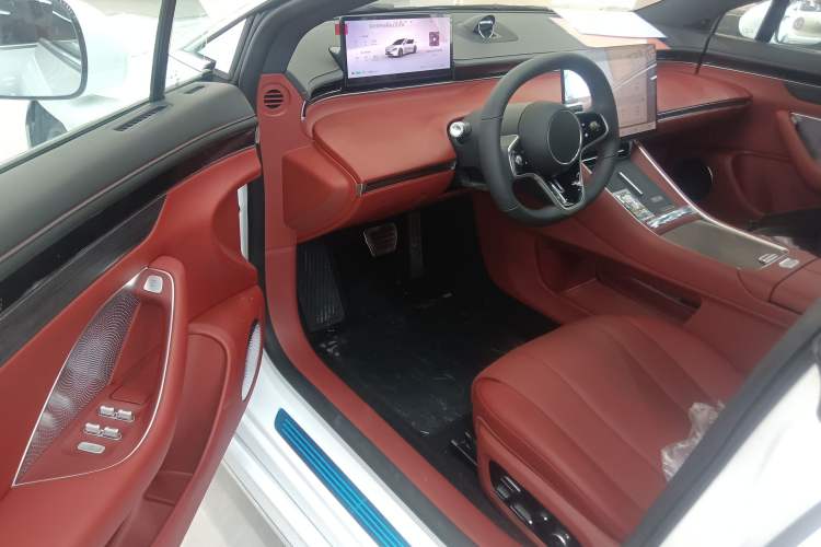 Used Hima Luxeed S7 2024 Pro Model
