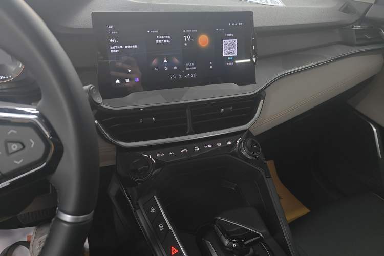 Used Lynk & Co 06 EM-P 2022 PHEV 84 km Range Pro Version