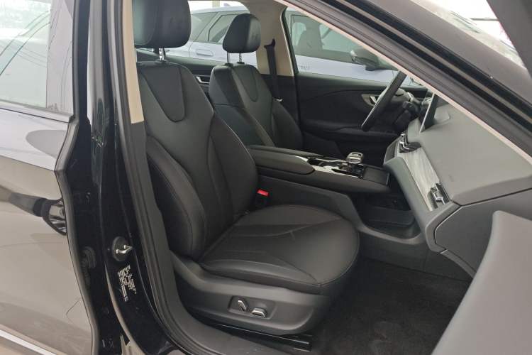 Used Hongqi E-QM5 2024 610 km PLUS