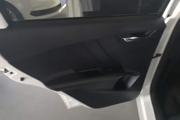 Used BYD e2 2019 Standard Range Model – Smart & Comfortable Version
