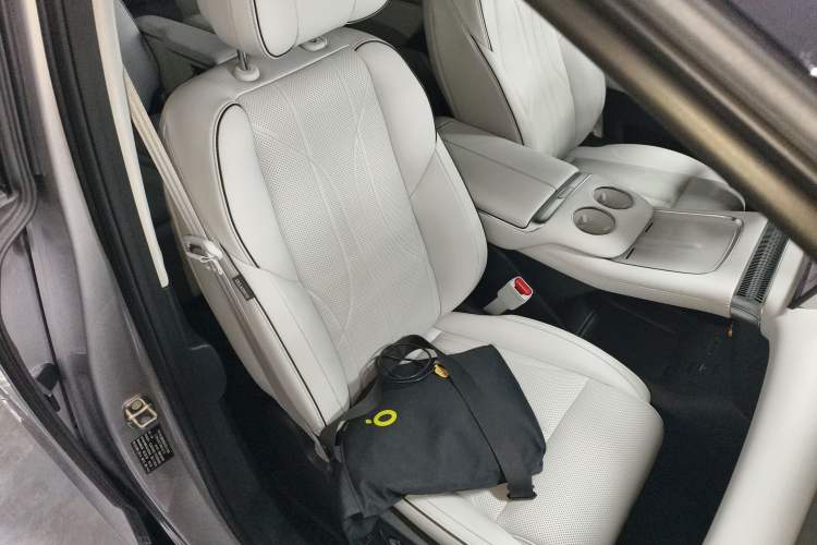 Used XPeng X9 2024 640 All-Wheel Drive High-Performance Max
