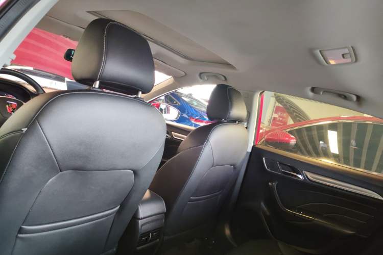 Used Roewe i6 2018 20T Automatic Internet ZhiZun Edition
