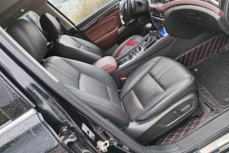 Used GAC Trumpchi GS8 2017 320T Two-Wheel Drive Luxury Smart Connectivity Version (7 Seats)
