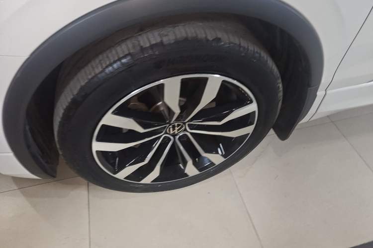 Used Volkswagen Tiguan L 2021 330TSI Automatic Two-Wheel Drive R-Line Enhanced Edition
