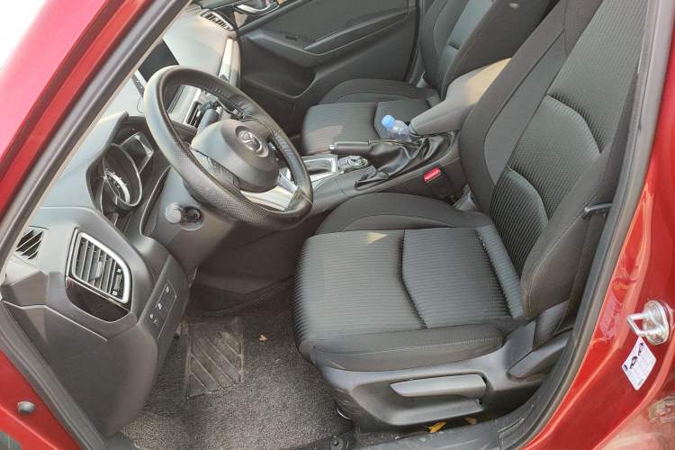 Used Mazda Mazda 3 Axela 2016 Sedan 1.5L Automatic Comfort Model
