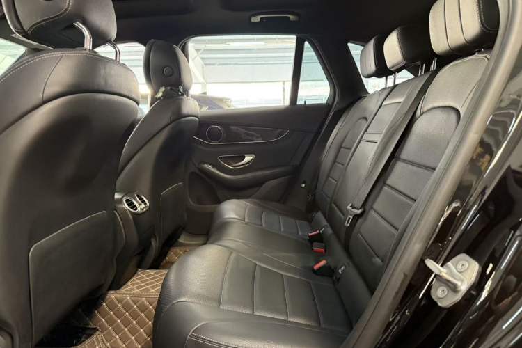 Used Mercedes-Benz GLC 2018 Facelift GLC 260 4MATIC Luxury Edition
