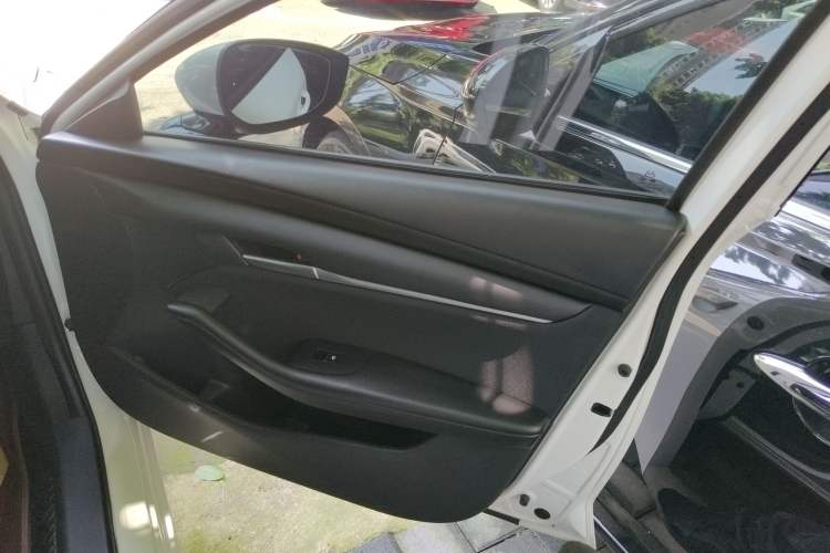 Used Mazda Mazda 3 Axela 2023 2.0L Automatic Zhiqing Edition
