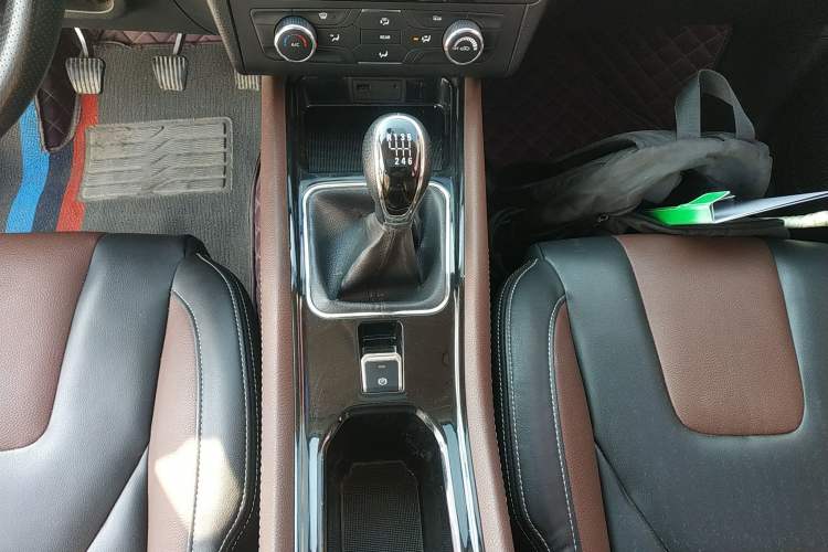 Used Dongfeng Fengon 580 2016 1.5T Manual Luxury Version