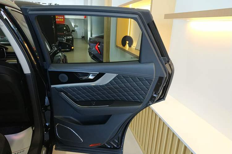 Used Hongqi HS5 2019 2.0T Smart Connect Flagship Edition
