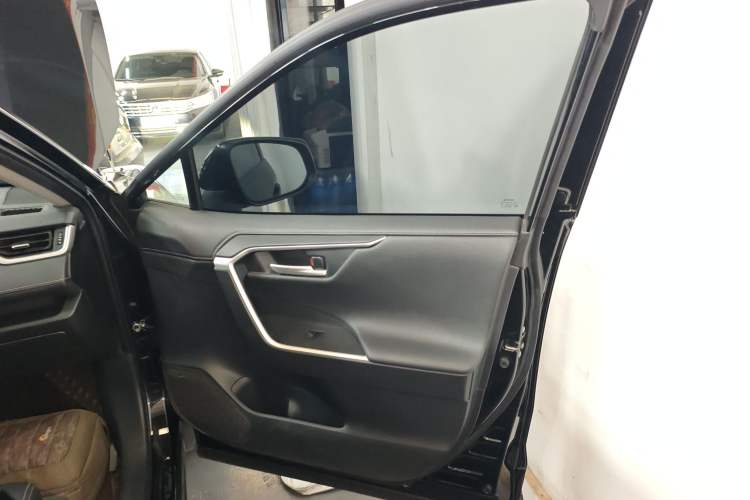 Used Toyota Wildlander 2022 2.0L CVT 4x4 Luxury PLUS Edition
