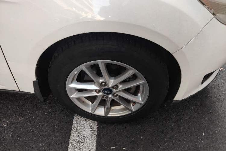 Used Ford Focus 2017 Hatchback 1.6L Automatic Fashion Edition Smart Drive Version
