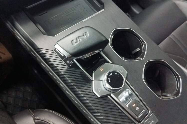 Used Changan UNI-K 2023 2.0T Two-Wheel Drive YueShang Trim