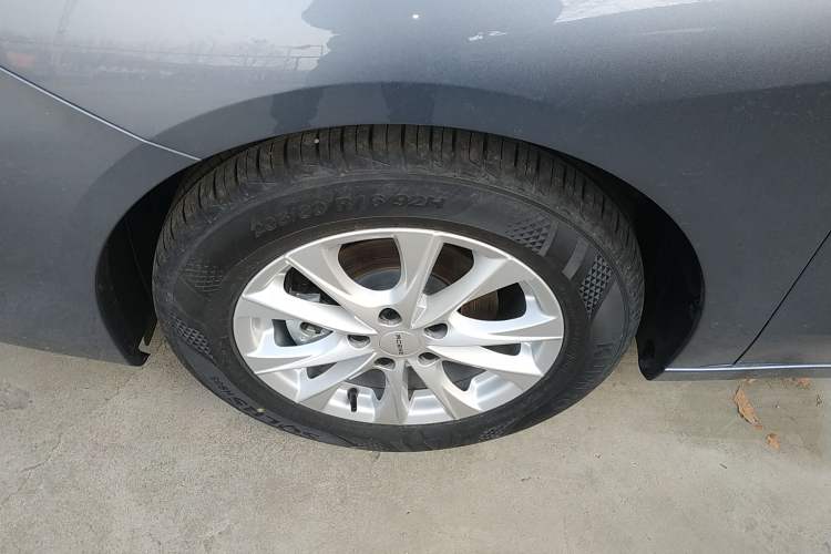 Used Roewe i5 2023 1.5L Manual Comfort Edition
