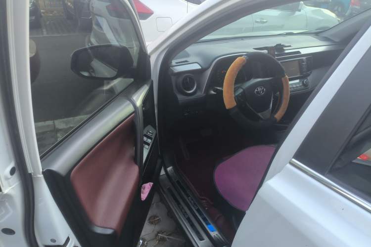 Used Toyota RAV4 2016 2.0L CVT Two-Wheel Drive Comfort Edition China V Standard