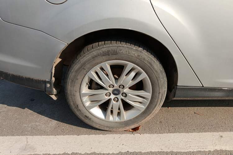 Used Ford Focus 2012 Sedan 1.6L Automatic Comfort Model
