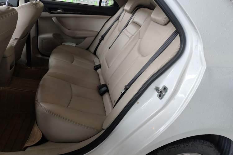 Used Roewe 360 2015 1.5L Automatic Luxury Edition
