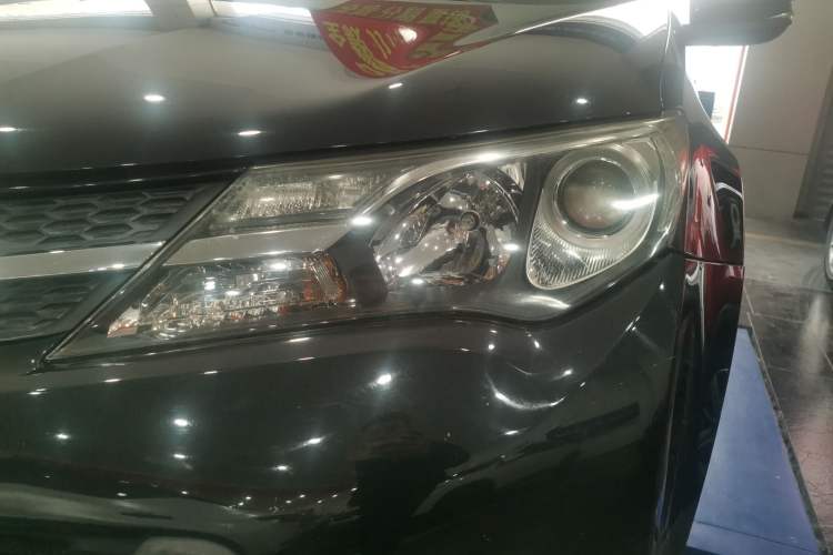 Used Toyota RAV4 2013 2.0L CVT Four-Wheel Drive Fashion Edition