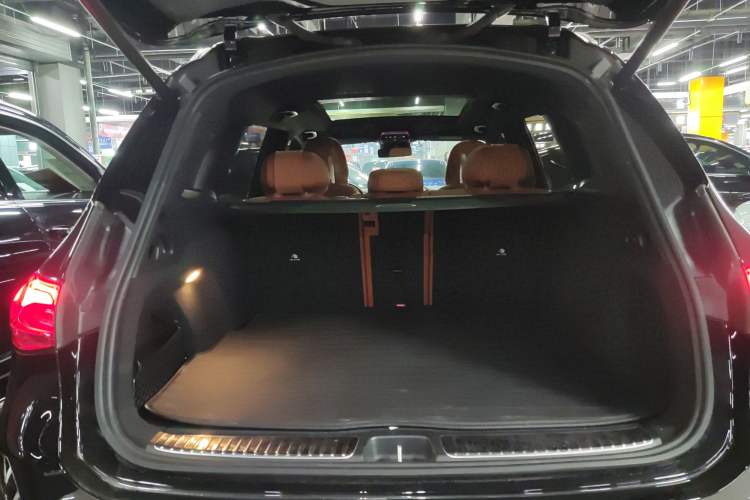 Used Mercedes-Benz GLC 2024 GLC 300 L 4MATIC Dynamic Edition 5-seater