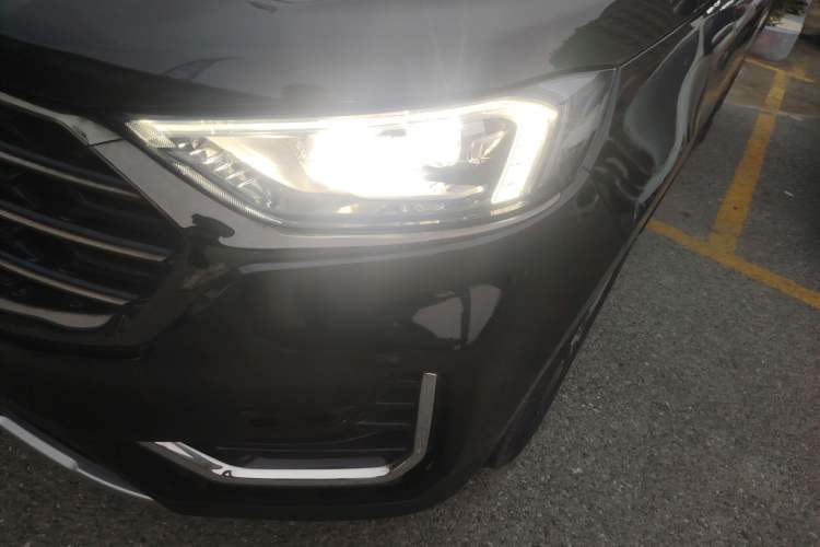 Used Ford Edge 2021 PLUS EcoBoost 245 Two-Wheel-Drive Platinum Edition 5 Seats
