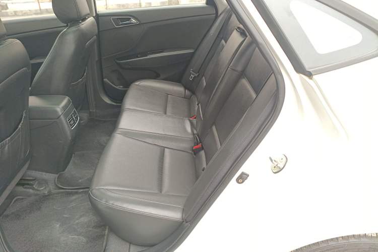 Used Hyundai Mistra 2014 1.8L Automatic Smart GLS
