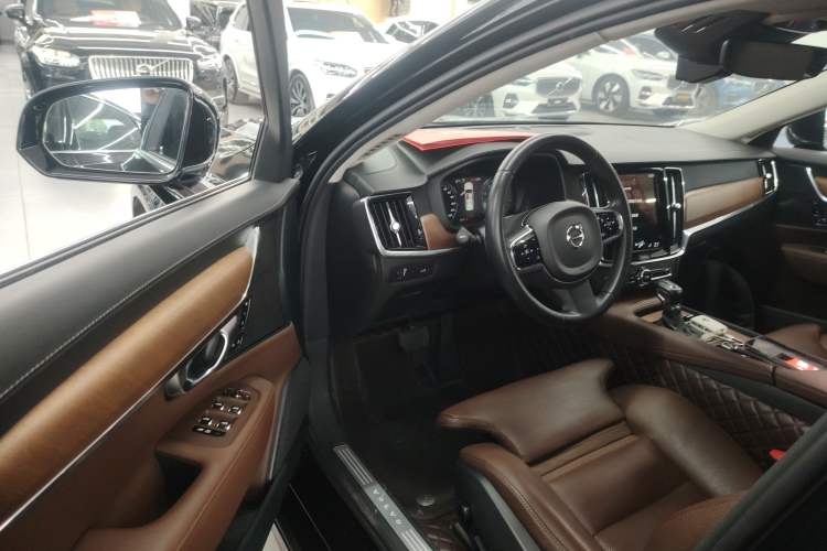 Used Volvo S90 2020 T5 Zhiyuan Luxury Edition
