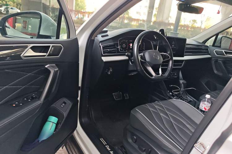 Used Volkswagen Tiguan L 2023 330TSI Automatic Two-Wheel Drive R-Line Enjoyment Edition