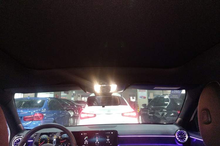 Used Mercedes-Benz A-Class 2022 Revised Version A 200 L Sport Sedan Fashionable Style
