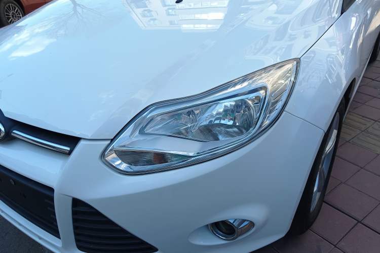 Used Ford Focus 2012 Sedan 1.6L Manual Fashion Edition
