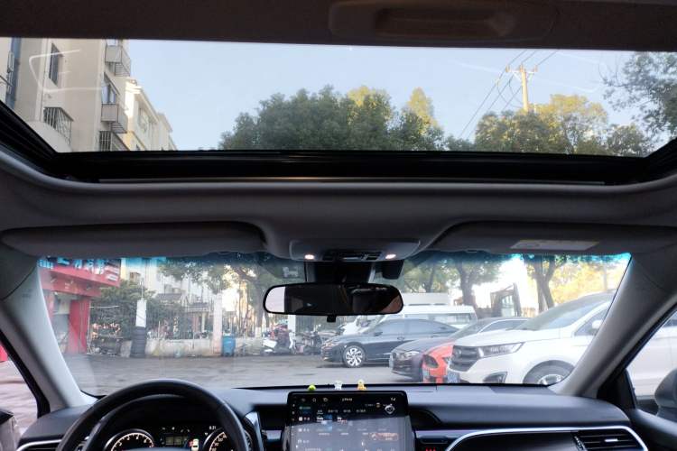 Used Toyota Camry 2021 2.0G Luxury Edition
